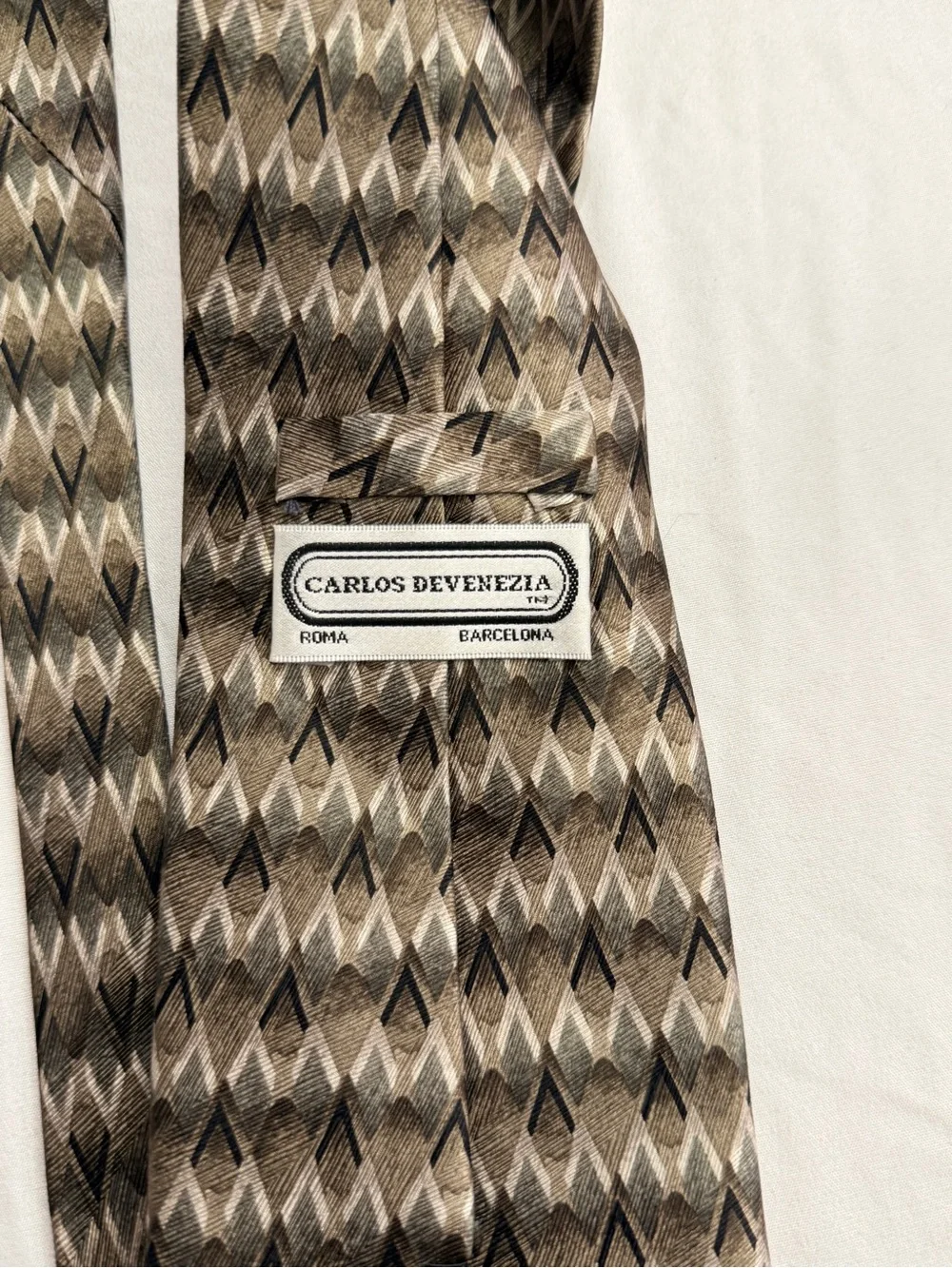 Carlos Devenzia elegant brown